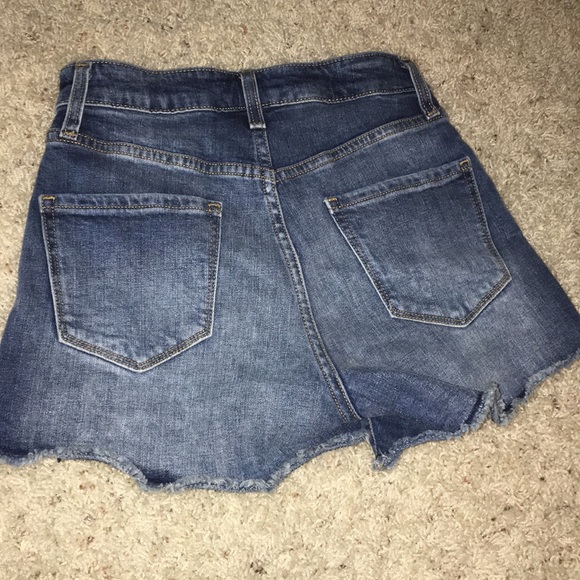 Shorts - Picture 2 of 3